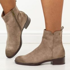 Khaki płaskie botki damskie Potocki 12843. Brązowe botki POTOCKI, bez wzorów, z dzianiny, eleganckie, z okrągłym noskiem, bez obcasa, na płaskiej podeszwie, bez zapięcia. Za 219.00 zł.