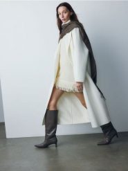 Gładki szalik z wełną - brązowy. Brązowe szaliki i kominy Reserved, bez wzorów, z wełny. W wyprzedaży za 69.99 zł.