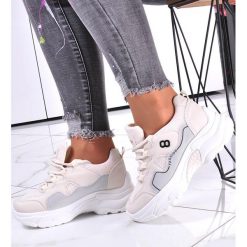 Sznurowane beżowe buty sportowe /C2-3 12235 T297/ 38. Brązowe buty sportowe lifestyle Pantofelek24, bez wzorów, sportowe, bez zapięcia. Za 59.90 zł.