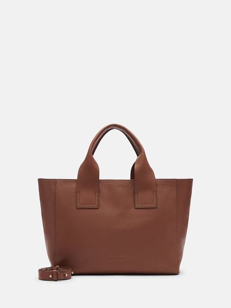 Liebeskind Berlin Skórzana torebka "Sienna" w kolorze jasnobrązowym - 35 x 27 x 13 cm rozmiar: onesize. Brązowe torebki klasyczne Liebeskind Berlin, bez wzorów, z materiału, przez ramię, bez dodatków. Za 655.78 zł.