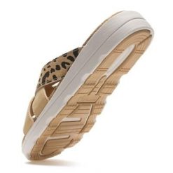 Sandały damskie Cassie. Brązowe sandały Regatta, bez wzorów, sportowe, bez obcasa, bez zapięcia. Za 299.99 zł.