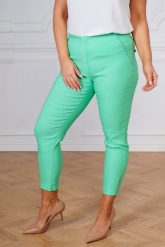 Miętowe spodnie chinosy Nina z zamkami 7/8 PLUS SIZE XXL WIOSNA. Zielone chinosy Nasi partnerzy, bez wzorów, z elastanu, biznesowe, krótkie. Za 159.90 zł.