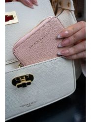 Victor & Hugo Paris Skórzany portfel "Riley" w kolorze jasnoróżowym - 15 x 10 x 3 cm rozmiar: onesize. Różowe portfele Victor & Hugo Paris, bez wzorów, z materiału. Za 108.99 zł.