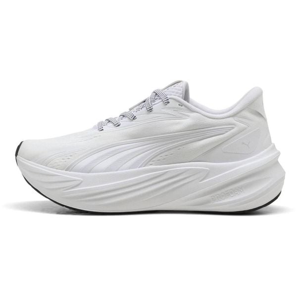 Buty sportowe Puma Maxima Pro. Białe buty treningowe Puma, bez wzorów, z materiału, bez zapięcia. Za 490.00 zł.