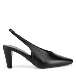 Czółenka Gino Rossi. Czarne czółenka Gino Rossi, bez wzorów, bez obcasa, bez zapięcia. Za 299.99 zł.