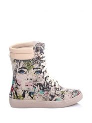 Streetfly Botki w kolorze beżowym ze wzorem rozmiar: 38. Brązowe botki Streetfly, bez wzorów, z materiału, bez obcasa, na platformie, bez zapięcia. Za 200.13 zł.