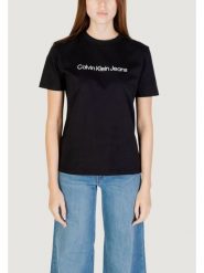 Calvin Klein Jeans T-Shirt A- INST. LOGO CLASSI Czarny Casual Fit. Czarne t-shirty Calvin Klein Jeans, l, bez wzorów, z jeansu, casualowe, bez kołnierzyka, bez ramiączek. Za 169.99 zł.