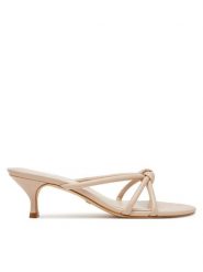 Guess Klapki FLJGARLEA03 Beżowy. Brązowe klapki Guess, z aplikacjami, ze skóry, bez obcasa, bez zapięcia. Za 339.99 zł.