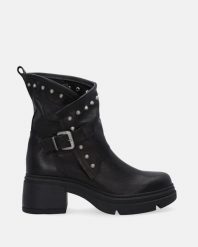CZARNE BOTKI ZE SREBRNYMI NITAMI 3300B RAG NERO. Czarne botki Venezia, bez wzorów, ze skóry, bez obcasa, bez zapięcia. Za 559.00 zł.