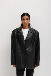 Marynarka oversize z eko skóry w kolorze CZARNYM - HARLEY LEATHER-M/L. Czarne marynarki i żakiety Marsala, l, bez wzorów, z elastanu, eleganckie, bez ramiączek. Za 439.90 zł.