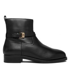 Botki Tommy Hilfiger. Czarne botki Tommy Hilfiger, bez wzorów, bez obcasa, na płaskiej podeszwie, bez zapięcia. Za 589.99 zł.