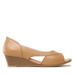 Sandały Lasocki. Brązowe sandały Lasocki, bez wzorów, bez obcasa, na koturnie, bez zapięcia. Za 169.99 zł.