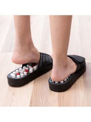 InnovaGoods Klapki w kolorze czarnym do akupresury rozmiar: L. Czarne klapki InnovaGoods, bez wzorów, bez obcasa, bez zapięcia. Za 47.99 zł.