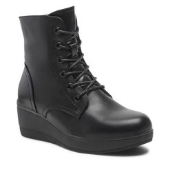 Trzewiki Clara Barson. Czarne botki Clara Barson, bez wzorów, bez obcasa, na koturnie, bez zapięcia. Za 109.99 zł.