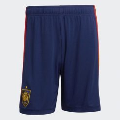 Spodenki piłkarskie replika ADIDAS Hiszpania 26 domowe. Szorty sportowe adidas, bez wzorów, z materiału, z standardowym stanem, do piłki nożnej, climacool (adidas). Za 199.99 zł.