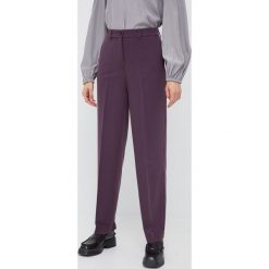 Sisley spodnie damskie kolor fioletowy szerokie high waist. Fioletowe spodnie materiałowe Sisley, bez wzorów, z materiału, z podwyższonym stanem. W wyprzedaży za 199.99 zł.