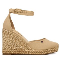 Espadryle Tommy Hilfiger. Brązowe espadryle Tommy Hilfiger, bez wzorów, bez obcasa. Za 409.99 zł.
