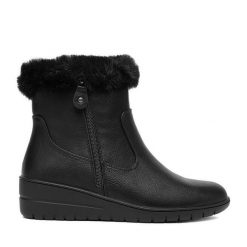 Botki Clara Barson. Czarne botki Clara Barson, bez wzorów, bez obcasa, na koturnie, bez zapięcia. Za 169.99 zł.