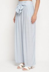 Niebieskie Szerokie Spodnie z Wiskozy z Wysokim Stanem Kolianne. Niebieskie jeansy Born2be, l, bez wzorów, z jeansu, eleganckie, z podwyższonym stanem. W wyprzedaży za 76.49 zł.
