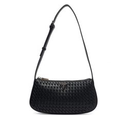 Torebka Guess. Czarne torebki klasyczne Guess, z aplikacjami, klasyczne, bez dodatków. Za 584.99 zł.