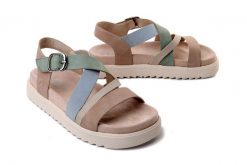 Rieker V5663-60 beige, sandały damskie. Brązowe sandały Rieker, bez wzorów, ze skóry ekologicznej, bez obcasa, bez zapięcia. Za 329.90 zł.