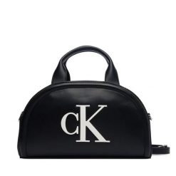 Torebka Calvin Klein. Czarne torebki klasyczne Calvin Klein, bez wzorów, klasyczne, bez dodatków. Za 409.99 zł.