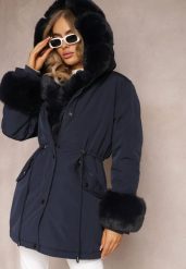 Granatowa Kurtka Parka ze Ściągaczem i Kapturem z Futerkiem Bellad. Niebieskie kurtki Renee, l, z aplikacjami. W wyprzedaży za 295.99 zł.
