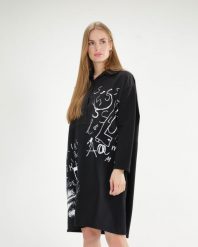 Bawełniana sukienka z nadrukiem. Białe sukienki Unisono, l, bez wzorów, z bawełny, klasyczne, bez kołnierzyka, bez ramiączek. Za 239.00 zł.