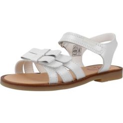 Sandały Pablosky Model 438908p. Białe sandały Pablosky, bez wzorów, ze skóry, bez obcasa, bez zapięcia. Za 245.99 zł.