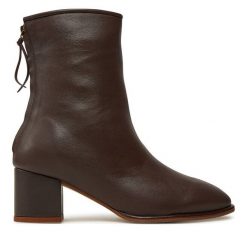 Botki Balagan. Brązowe botki BALAGAN, bez wzorów, bez obcasa, na słupku, bez zapięcia. Za 779.99 zł.