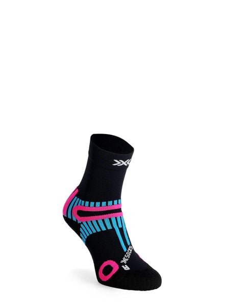 Skarpety turystyczne X-Socks Hike Perform Crew. Czarne skarpetki X-Socks, bez wzorów, z dzianiny. Za 119.99 zł.