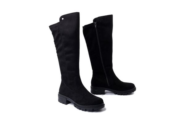 RIEKER 76890-00 black, kozaki damskie. Czarne kozaki Rieker, bez wzorów, bez obcasa, na obcasie, bez zapięcia. Za 389.90 zł.