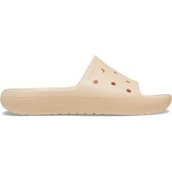 Klapki plażowe dla dorosłych Crocs Classic Slide V2. Brązowe klapki Crocs, bez wzorów, sportowe, bez obcasa, bez zapięcia. Za 165.55 zł.