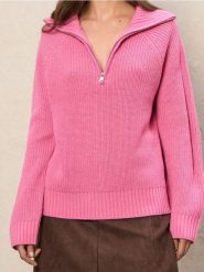 Strukturalny sweter z kołnierzykiem - różowy. Czerwone swetry Sinsay, l, bez wzorów, bez ramiączek. Za 59.99 zł.