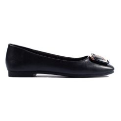 Czarne eleganckie baleriny z kwadratowym noskiem Shelovet. Czarne baleriny bez wzorów, eleganckie, bez obcasa, bez zapięcia. Za 155.90 zł.