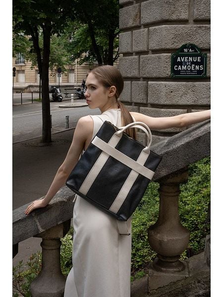 Abaco Skórzany plecak "Gao" w kolorze czarnym - 37 x 37 x 9 cm rozmiar: onesize. Czarne plecaki Abaco, bez wzorów, z materiału, na ramię, bez dodatków. Za 257.92 zł.