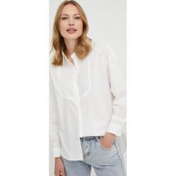 Answear Lab koszula bawełniana damska kolor biały relaxed z kołnierzykiem klasycznym. Białe koszule Answear Lab, l, bez wzorów, z bawełny, klasyczne, bez kołnierzyka, bez ramiączek. W wyprzedaży za 87.99 zł.