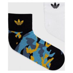Adidas Originals skarpetki (2pack). Niebieskie skarpetki adidas Originals, bez wzorów. W wyprzedaży za 42.99 zł.