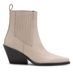 Botki Badura. Białe botki Badura, bez wzorów, bez obcasa, na słupku, bez zapięcia. Za 229.99 zł.