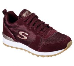 Buty do chodzenia damskie Skechers 111BLK. Czerwone buty treningowe Skechers, na jesień, bez wzorów, z gumy, bez zapięcia, trekkingowe. Za 279.99 zł.