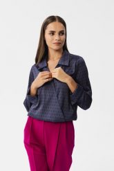 Elegancka Bluzka Kopertowa - Model 1. Białe bluzki MOE, l, bez wzorów, z materiału, eleganckie, bez kołnierzyka, bez ramiączek. Za 289.90 zł.