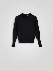 Sweter z ozdobnym kołnierzem - czarny. Czarne swetry Reserved, l, bez wzorów, z dzianiny, bez ramiączek. W wyprzedaży za 79.99 zł.