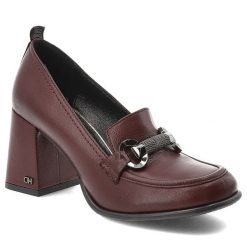 Bordowe Półbuty Chebello Eleganckie Obuwie Damskie. Czerwone czółenka CheBello, z aplikacjami, ze skóry, biznesowe, bez obcasa, na obcasie, bez zapięcia. Za 458.99 zł.