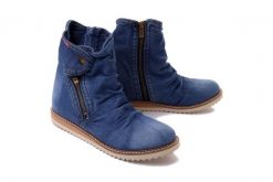 ARTIKER RELAKS 46C0237 jeans, botki damskie. Niebieskie botki Artiker Relaks, bez wzorów, z jeansu, bez obcasa, bez zapięcia. Za 364.90 zł.