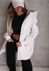 Biała Przejściowa Kurtka z Kapturem Pikowanymi Przeszyciami i Suwakami Kave. Białe kurtki Renee, l, bez wzorów, z jeansu, z kapturem. Za 159.99 zł.