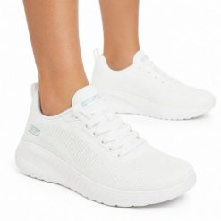 Buty damskie sportowe Skechers BOB SQUAD CHAOS FACE OFF. Białe buty treningowe Skechers, bez wzorów, z jeansu, bez zapięcia, trekkingowe. Za 219.00 zł.