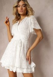 Biała Rozkloszowana Sukienka z Dekoltem Zapinanym na Napy Tarae. Białe sukienki Renee, na co dzień, l, bez wzorów, eleganckie, bez kołnierzyka, bez ramiączek, mini, kopertowe. W wyprzedaży za 135.99 zł.