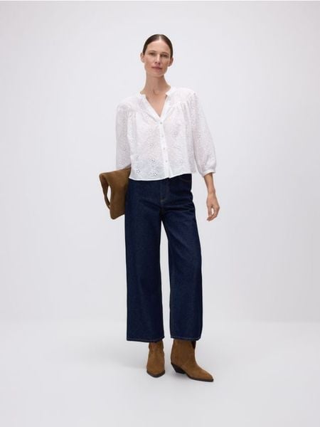 Koszula z ażurowym wzorem - złamana biel. Koszule Reserved, l, w ażurowe wzory, z bawełny, bez kołnierzyka, bez ramiączek. W wyprzedaży za 49.99 zł.