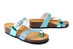 DR. BRINKMANN 700525-07 grun, klapki damskie. Zielone klapki Dr. Brinkmann, bez wzorów, bez obcasa, na koturnie, bez zapięcia. Za 204.90 zł.