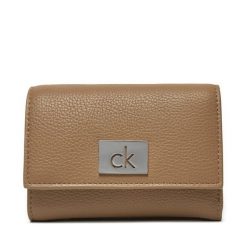Mały Portfel Damski Calvin Klein. Szare portfele Calvin Klein, bez wzorów. Za 199.99 zł.